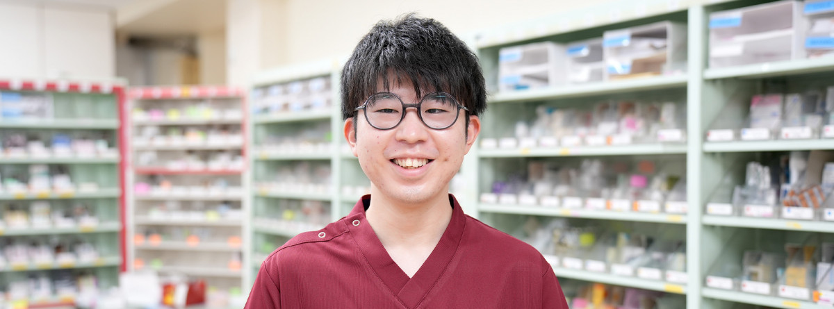 写真：薬剤師（2022年新卒入職）の顔写真