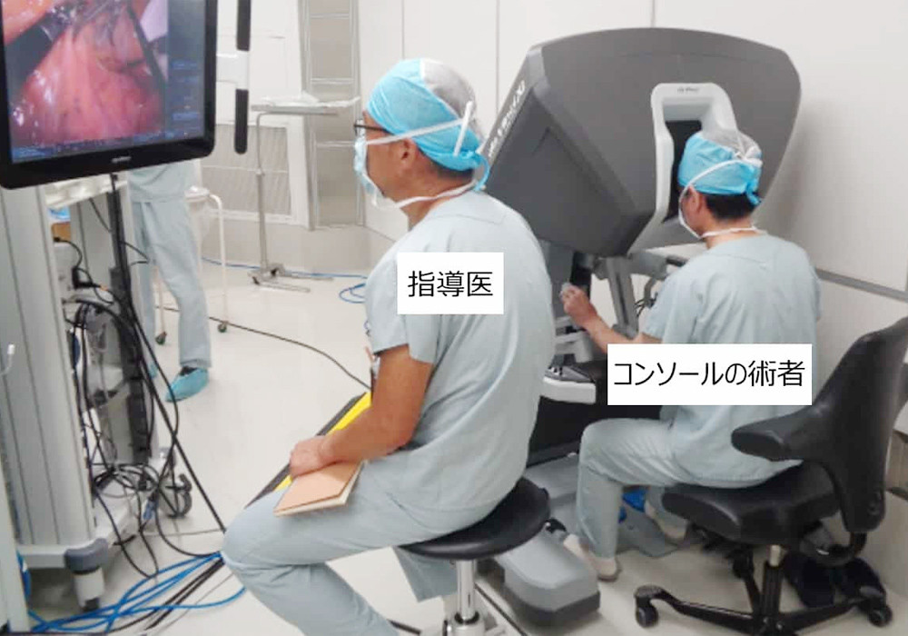 写真：ロボット支援結腸手術の一場面1