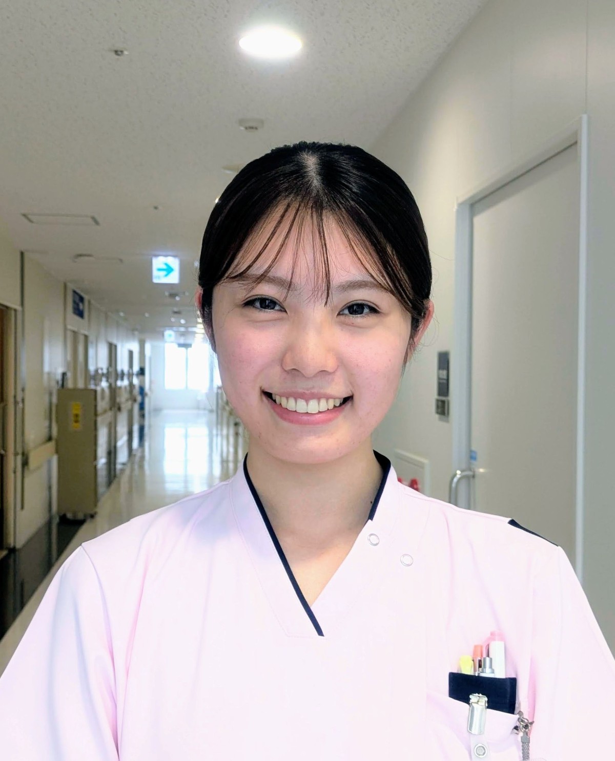 写真：泌尿器科病棟 新人看護師の顔写真