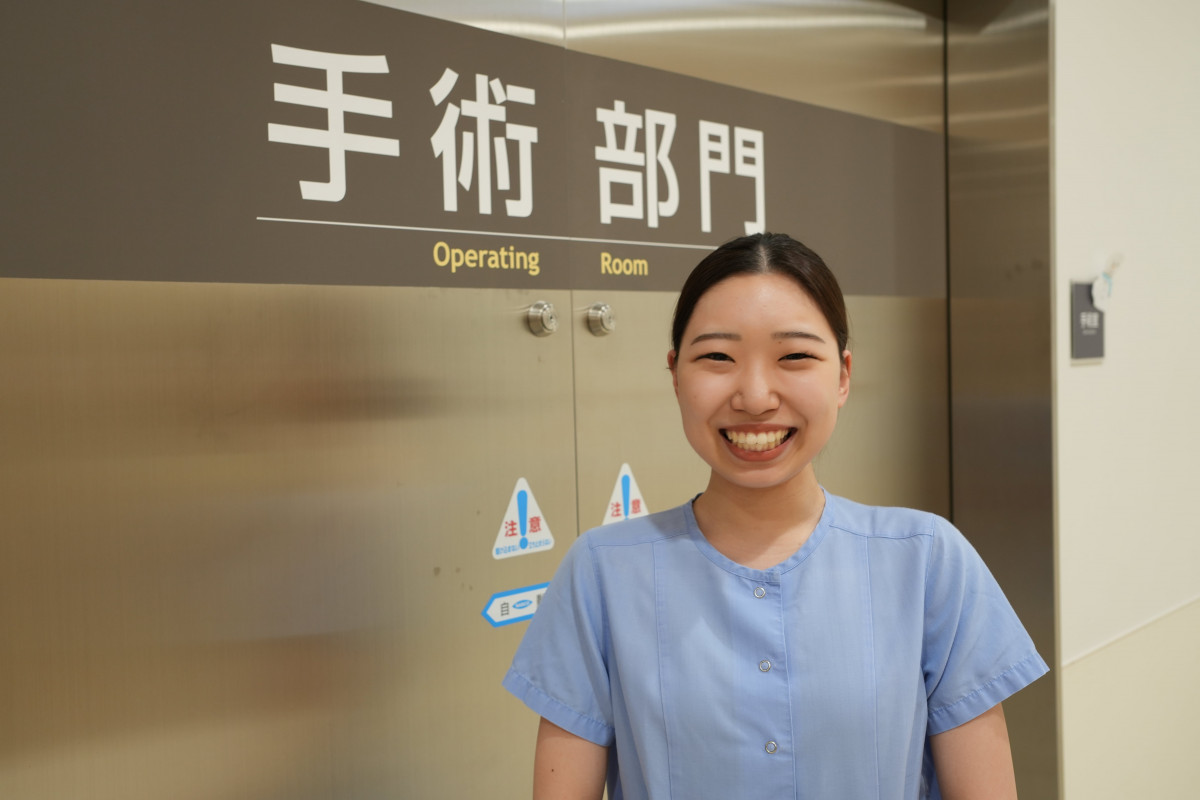 写真：手術室 新人看護師の顔写真