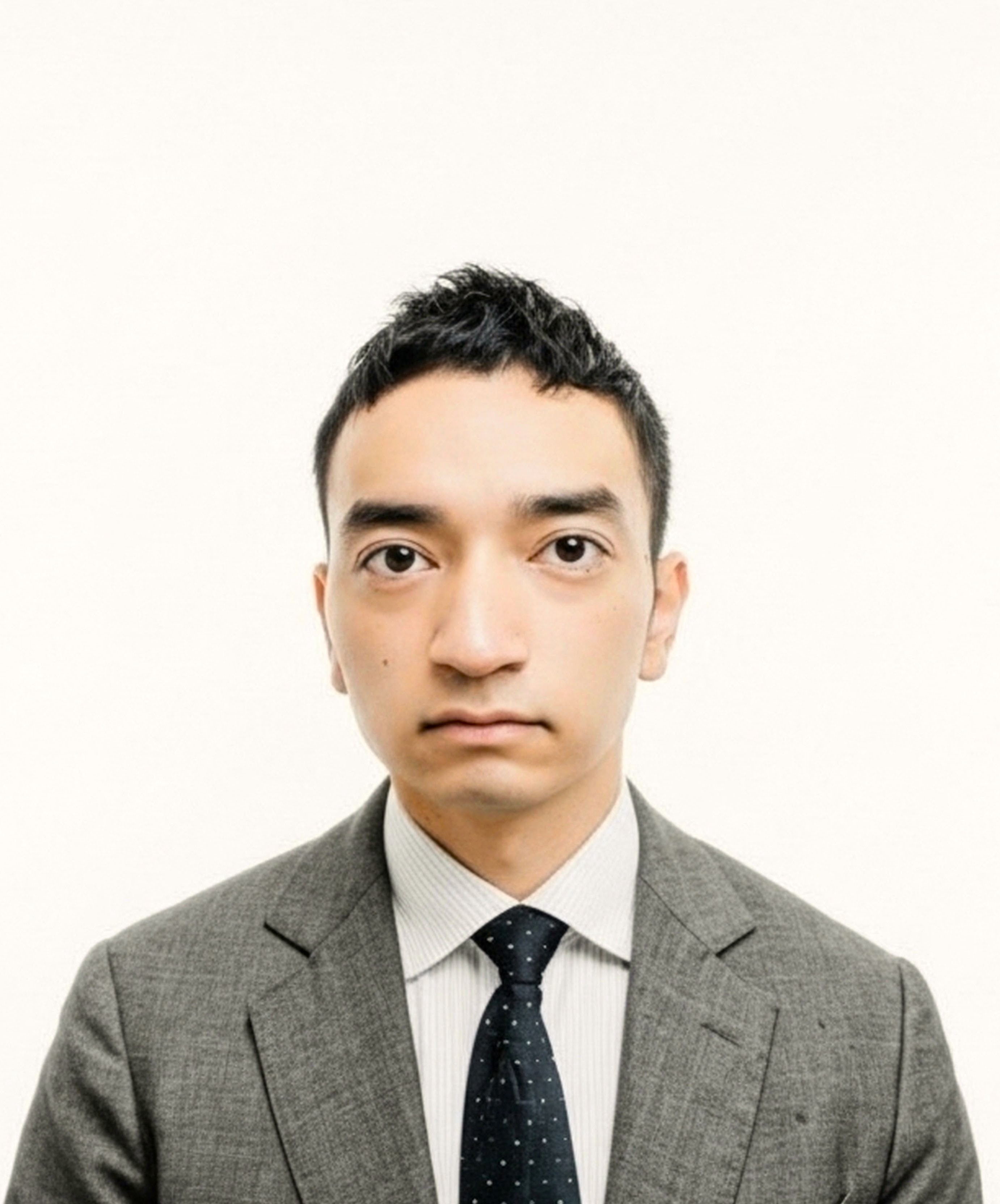 写真：原三信病院 理事長の平　裕二の顔写真